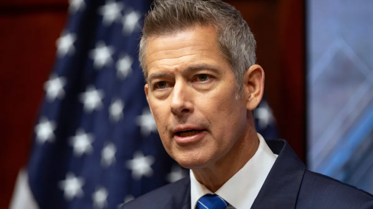 ایالات متحده بار دیگر از دولت ترامپ به دلیل میلیاردها دلار پول شارژ خودروهای برقی متوقف شده شکایت کردند