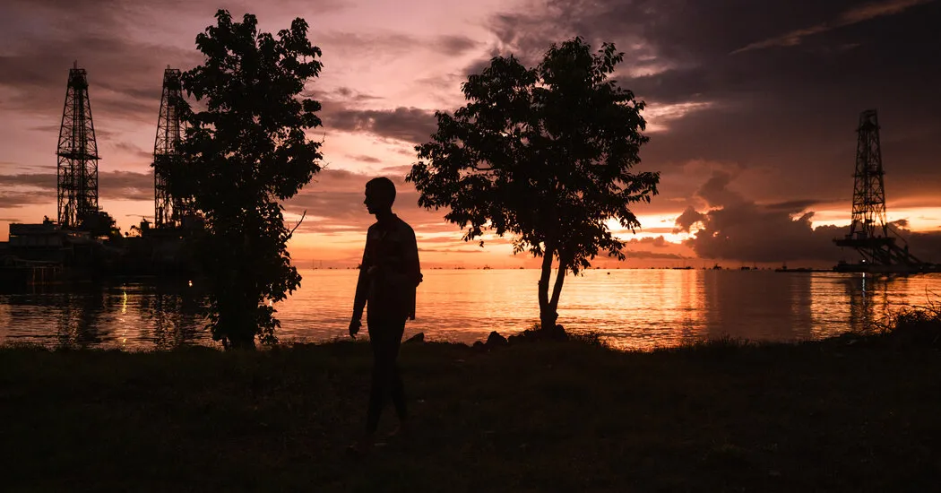 کمپین ترامپ علیه مادورو نیز بر نفت متمرکز است