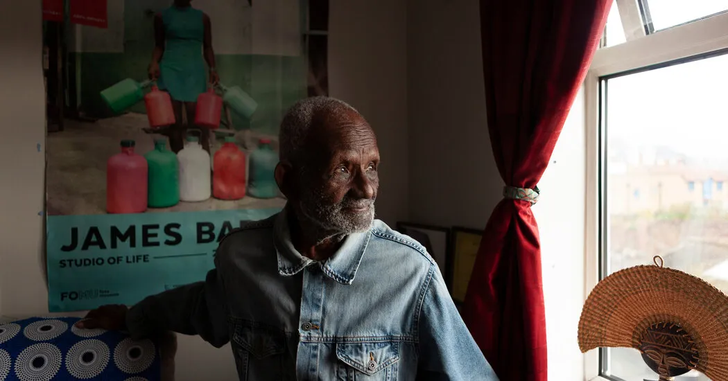 جیمز بارنور از دهه 1940 از غنا عکاسی کرده است. او همه چیز را به خاطر می آورد.