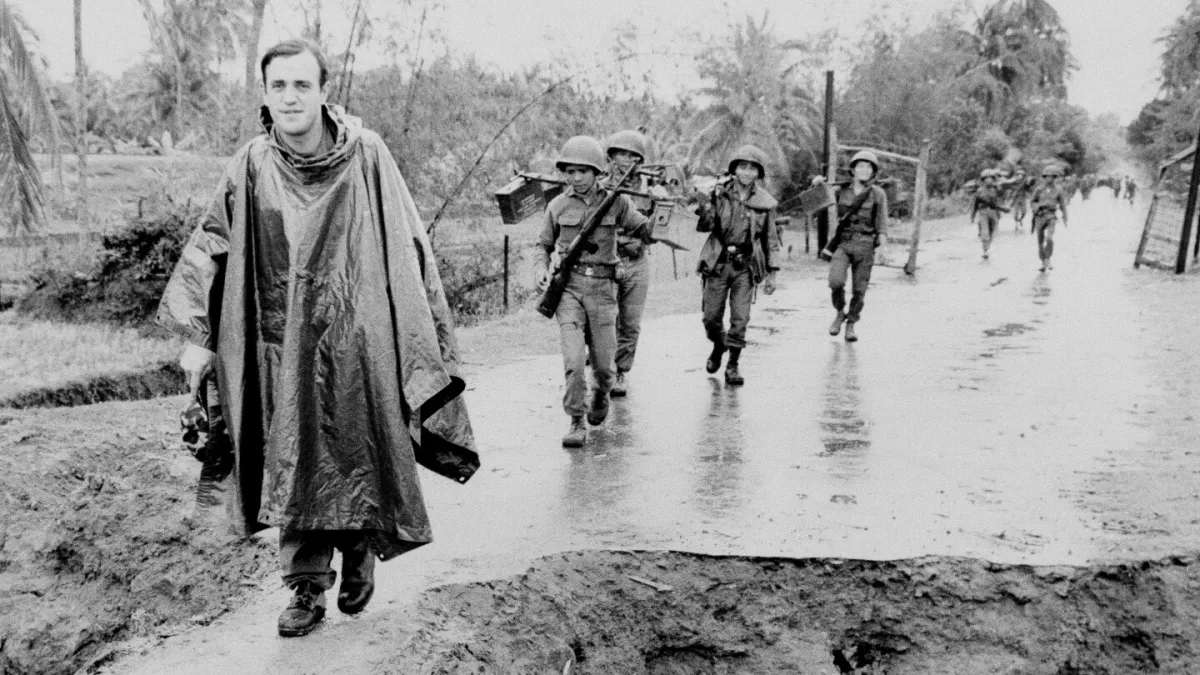 پیتر آرنت، خبرنگار برنده جایزه پولیتزر که در مورد جنگ ویتنام و خلیج فارس گزارش می داد، درگذشت.