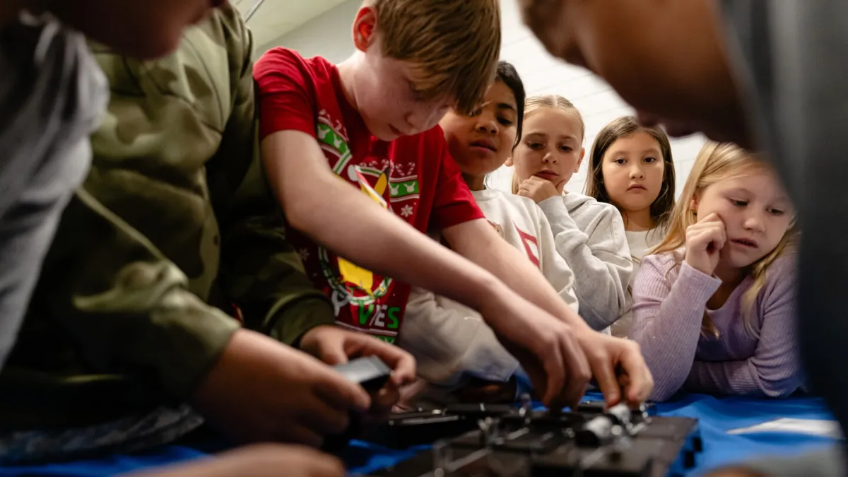 مدارس روستایی که تحت تاثیر کاهش کمک های مالی ترامپ قرار گرفته اند، گزینه های کمی برای جبران پول از دست رفته دارند