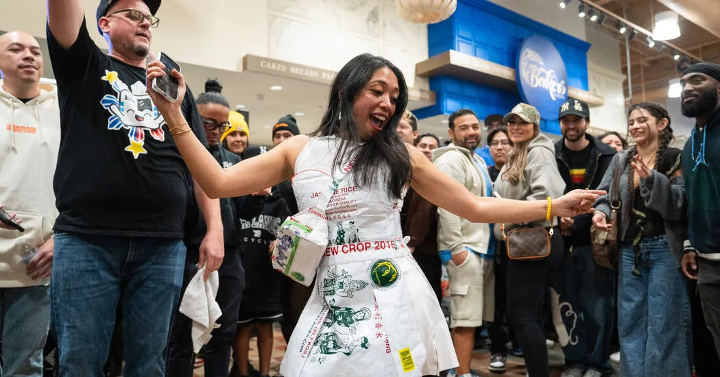 این مهمانی رقص Noche Buena همه چیز دارد