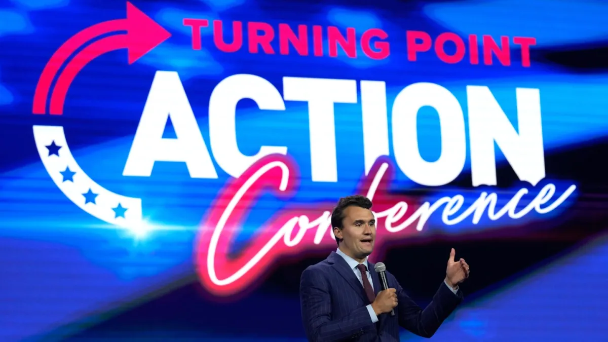 کنفرانس جوانان نقطه عطف در فینیکس بدون بنیانگذار چارلی کرک آغاز می شود