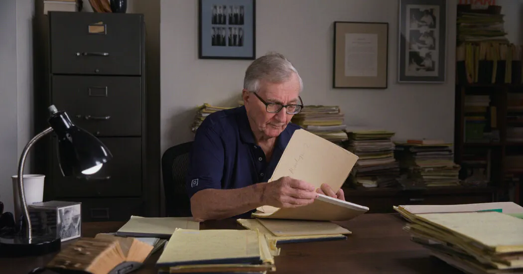 نقد و بررسی «Cover-Up»: سیمور هرش، اسکوپز و پاور