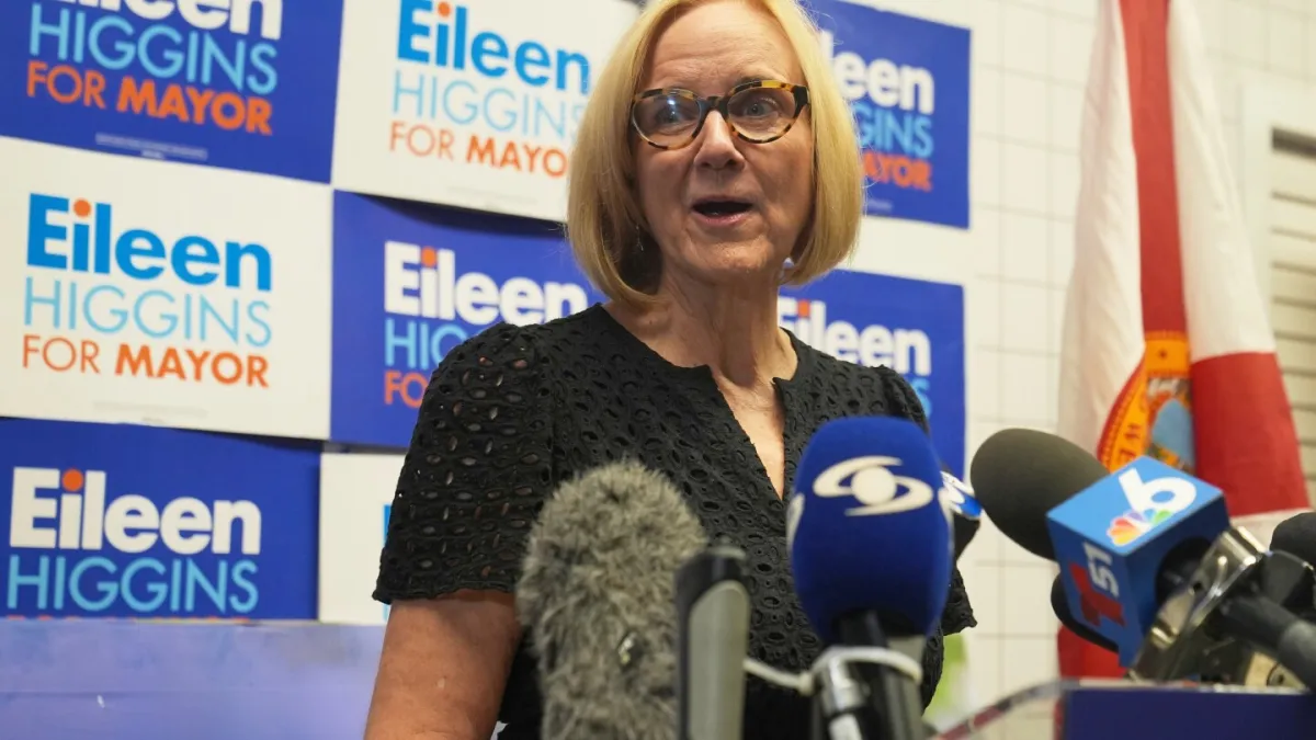 آیلین هیگینز، نماینده دموکرات، به عنوان اولین شهردار زن میامی پس از 30 سال کنترل جمهوری خواه سوگند یاد کرد.