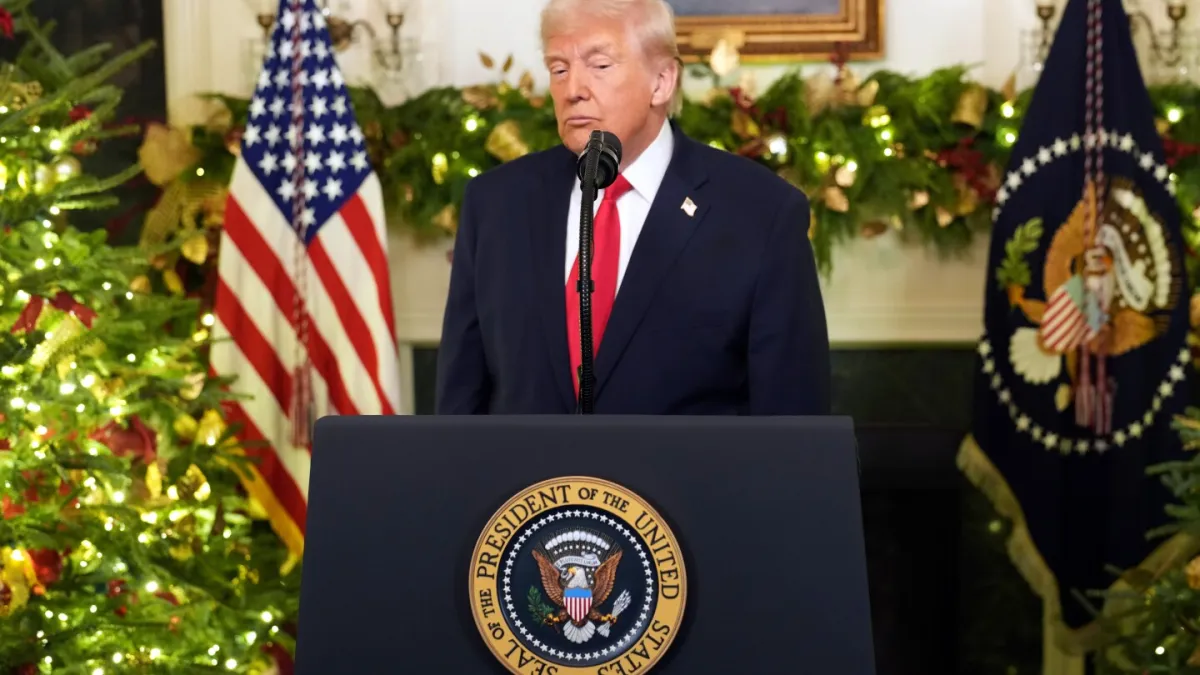 ترامپ یک سخنرانی غیرمعمول جناحی در کاخ سفید ارائه کرد. آیا شبکه ها باید به او وقت تلویزیون می دادند؟