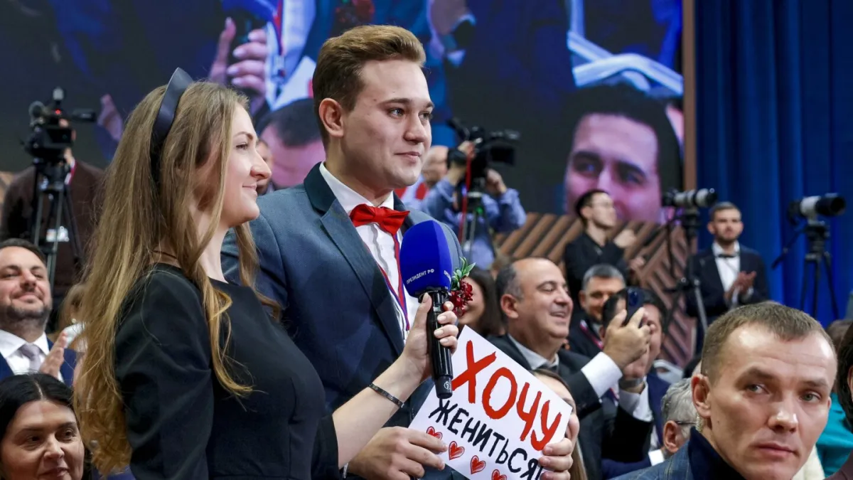 در کنفرانس خبری سالانه پوتین، یک روزنامه نگار روسی این سوال را مطرح می کند - از دوست دخترش