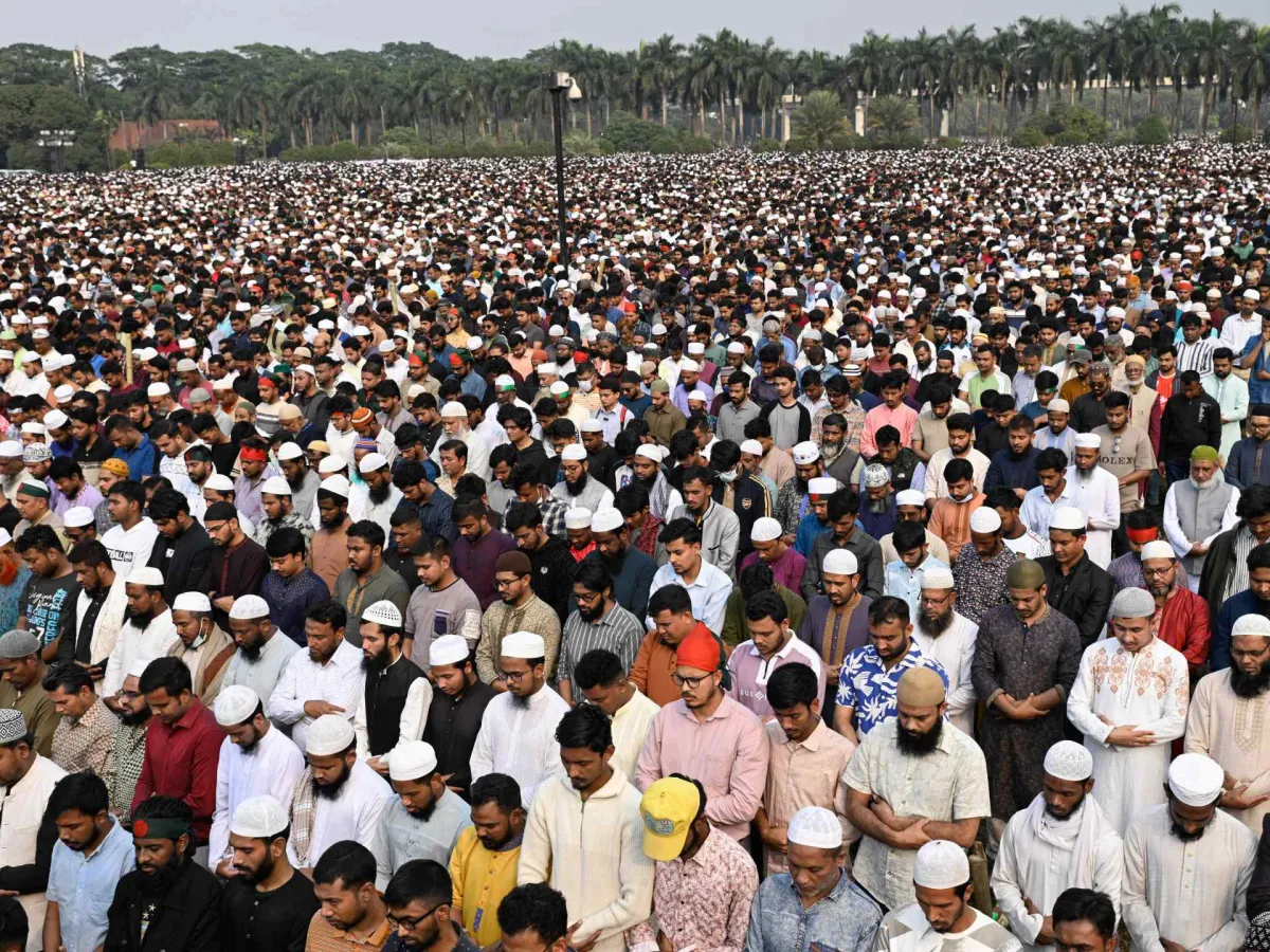 بنگلادش سوگواری دولتی و تشییع جنازه یک فعال قیام کشته شده برگزار می کند