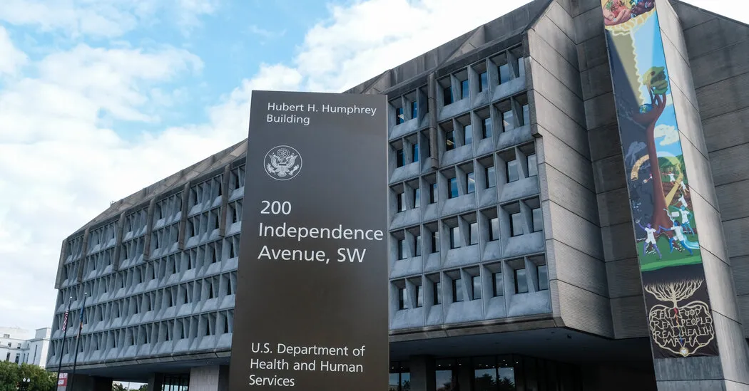 HHS کمک‌های مالی را به گروهی که از سیاست‌های واکسن RFK جونیور انتقاد کردند، لغو کرد.