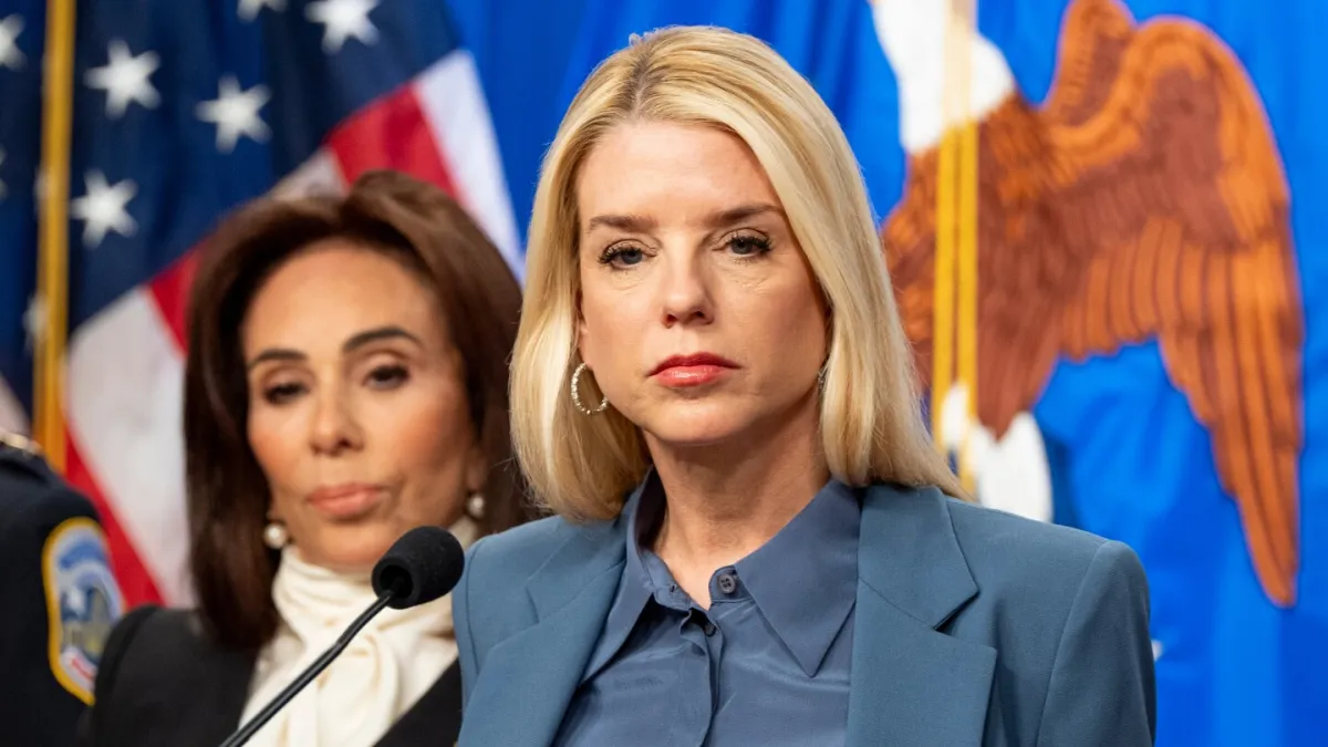 وکلای لوئیجی مانژیونه می گویند که حکم اعدام بوندی به دلیل تضاد منافع آلوده شده است