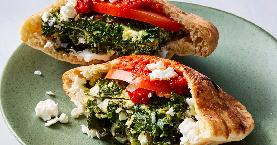 نان تست فرانسوی را با سیب افرا و دستور العمل های محبوب تر درست کنید