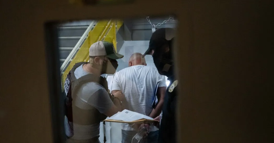 دولت ترامپ پناهجویان را مجبور به درخواست در سایر کشورها می کند