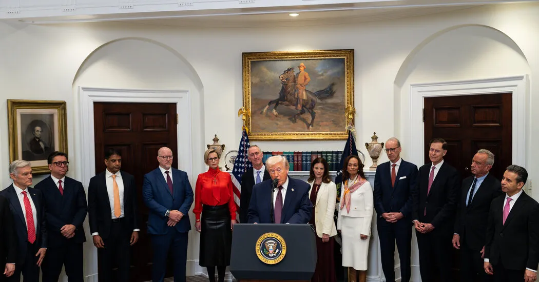 ترامپ قراردادهای قیمت گذاری با 9 داروساز را اعلام کرد