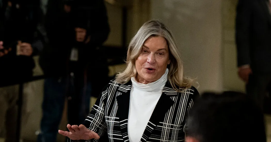 سینتیا لومیس، یک G.O.P یک دوره. سناتور، به دنبال انتخاب مجدد نخواهد بود