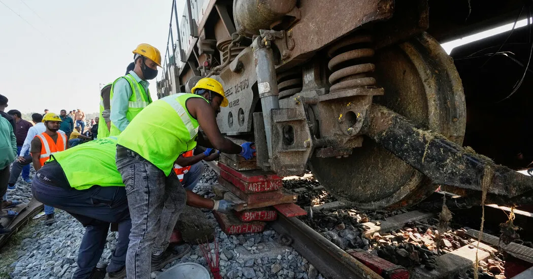 برخورد قطار مسافربری در هند به گله فیل ها باعث کشته شدن هفت نفر شد