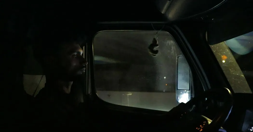 کامیون داران سیک تا زمان سرکوب دولت ترامپ در حمل و نقل بار پناه گرفتند