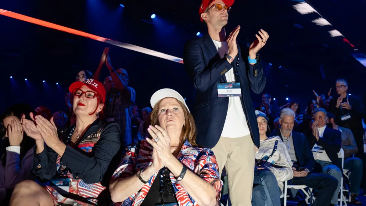 نقطه عطف نشان دهنده اختلافاتی است که جمهوری خواهانی مانند ونس باید در آینده به آن بپردازند