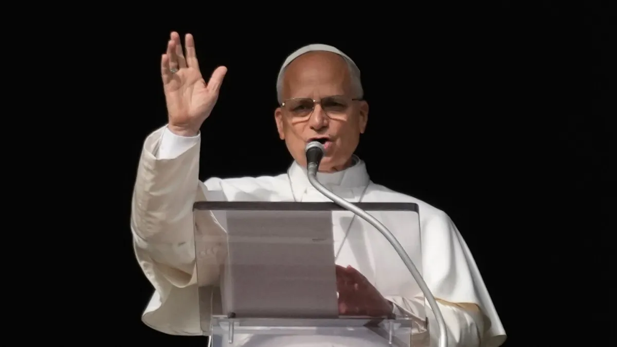 Pope offers gentle critique of Vatican culture in Christmas greeting reminiscent of past