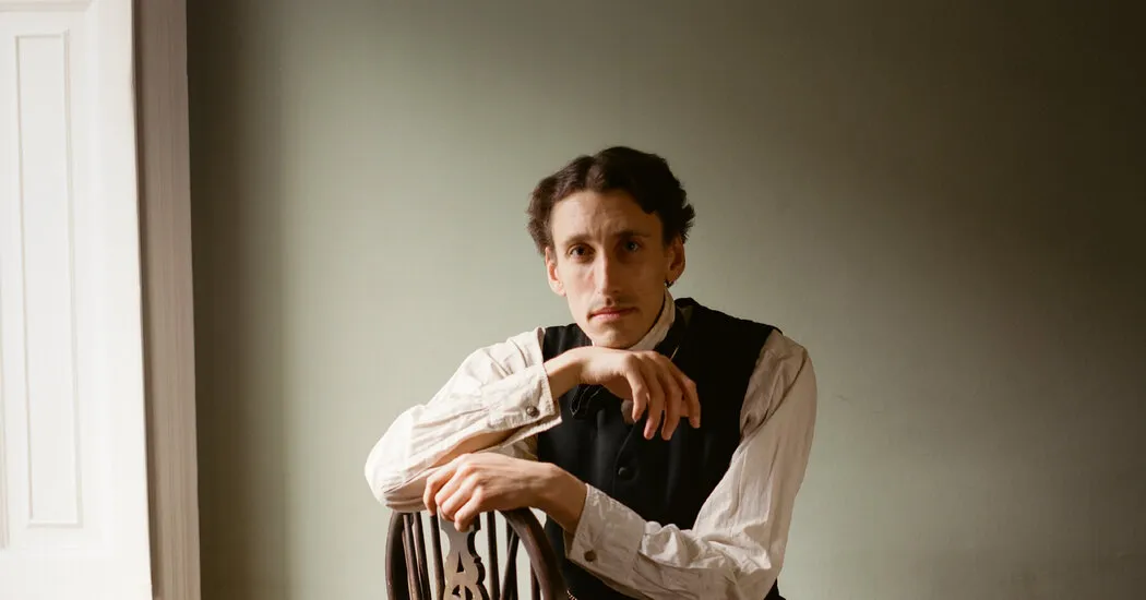 Reading ‘A Christmas Carol’ Aloud, and Leaning Into Its Dark Side