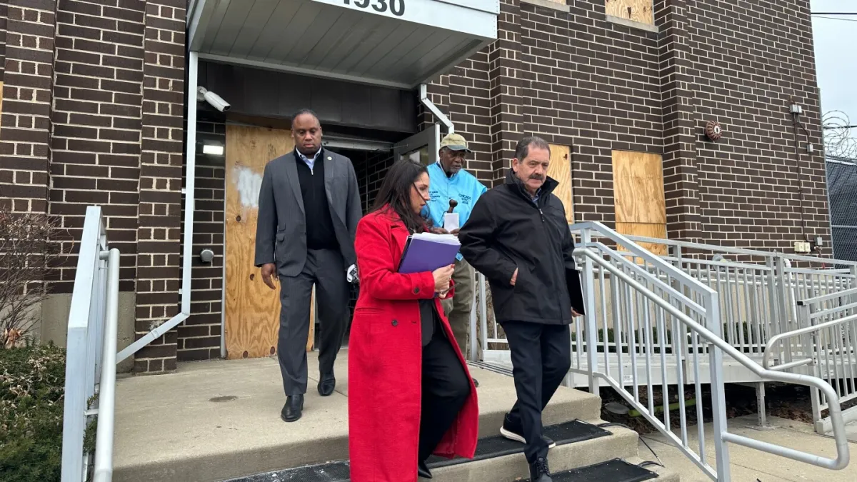 Illinois members of Congress are latest to tour immigration facilities after judge’s ruling