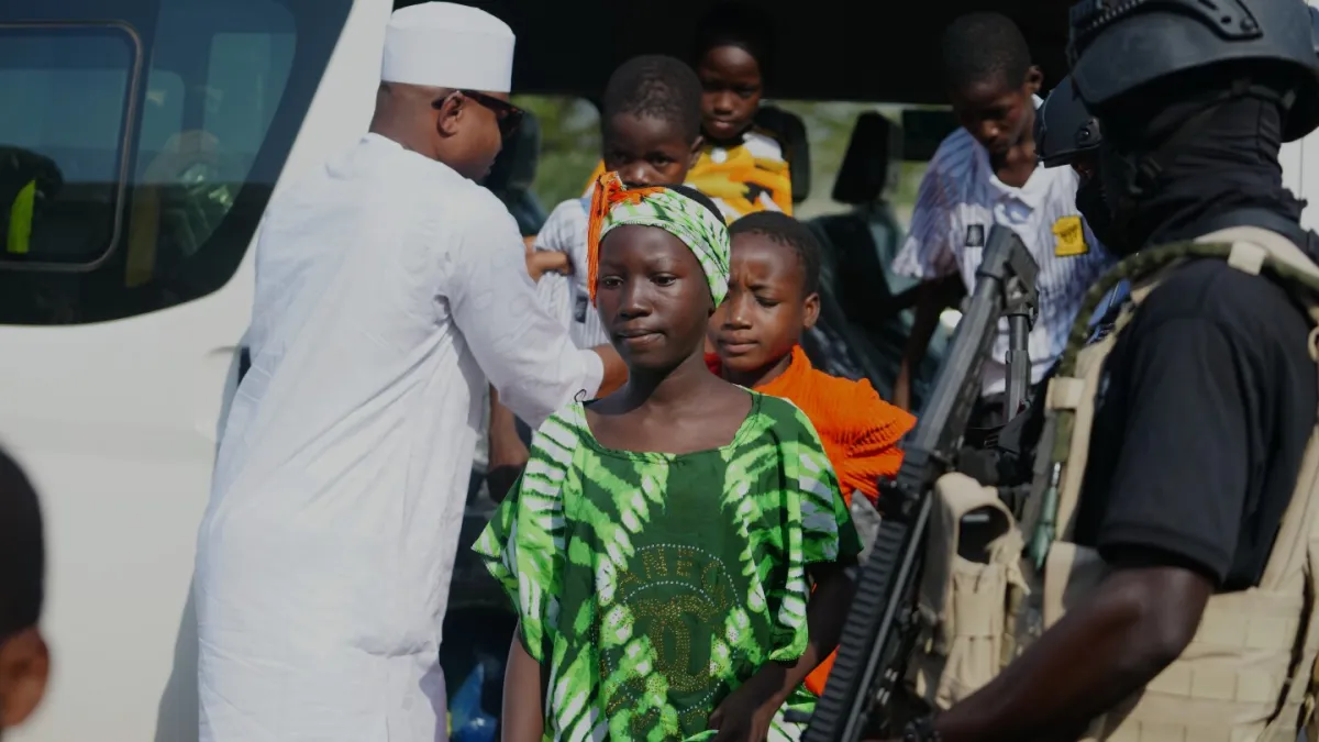 Nigerians welcome 130 schoolchildren and teachers released after mass abduction