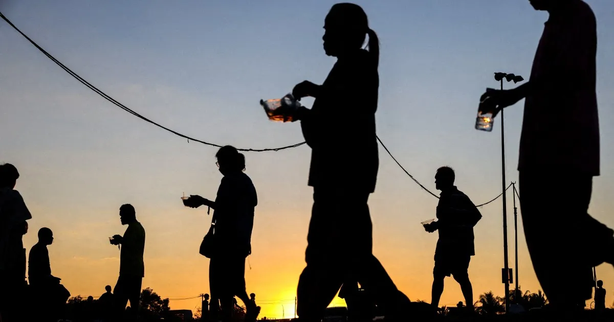 New clashes as Cambodia, Thailand hold first talks to end latest violence