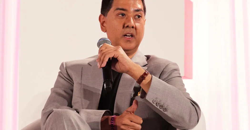 قاضی بازداشت محقق بریتانیایی را که نفرت آنلاین را بررسی می کند، مسدود کرد