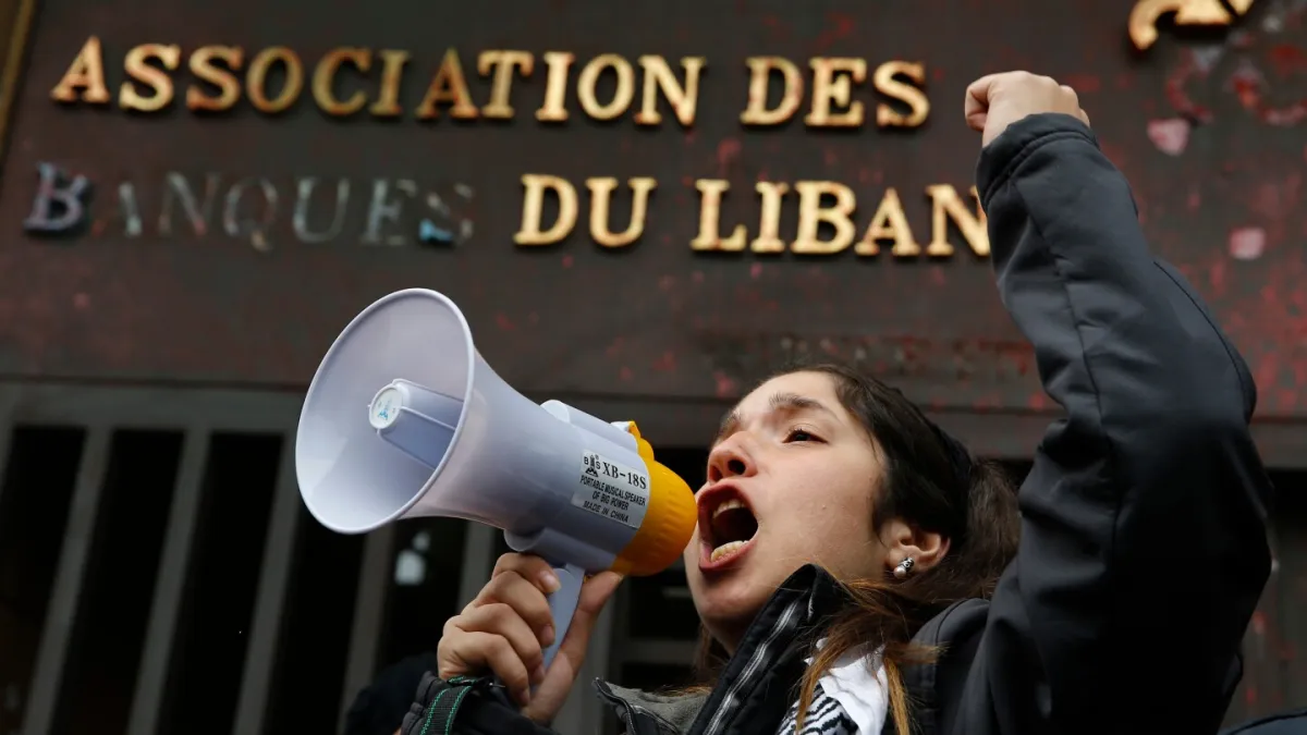 کابینه لبنان پیش‌نویس قانونی را برای بازگرداندن وجوهی که با فروپاشی بانک‌ها در سال 2019 از بین رفته بود تصویب کرد.