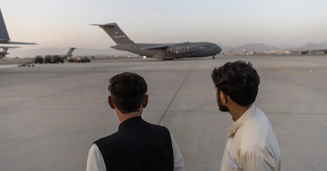 جمهوری خواهانی که از ویزاهای افغانستان حمایت کردند، در حالی که ترامپ آنها را متوقف می کند، مادر هستند