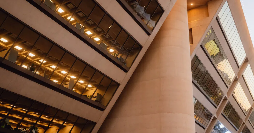 دالاس تدرس الانتقال من قاعة المدينة "الشهيرة" هل يمكن هدمها؟