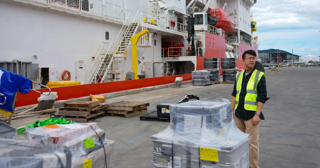 صحفيو التايمز ينضمون إلى رحلة استكشافية إلى القارة القطبية الجنوبية