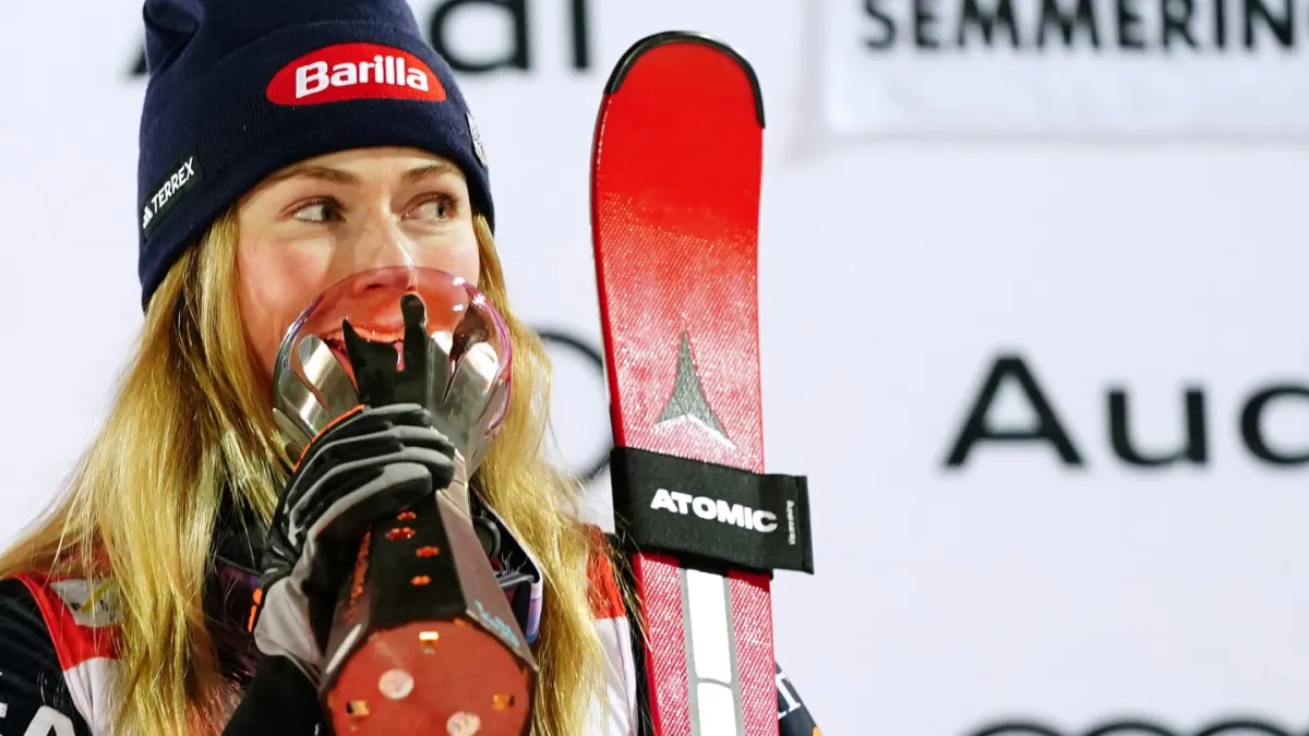 تحافظ ميكايلا شيفرين على استمرار خط التعرج في كأس العالم لكنها تنتقد ظروف المسار في السباق الليلي