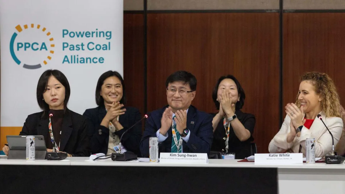 يتعارض تعهد كوريا الجنوبية بشأن المناخ بخفض الفحم وخفض الانبعاثات مع سعي الولايات المتحدة لشراء الغاز الطبيعي المسال