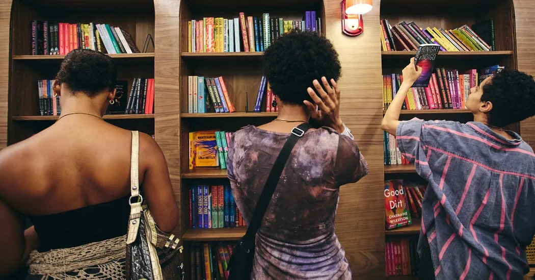 "التنينات والجنس والكتاب المقدس" ترفع مبيعات الكتب في عام 2025