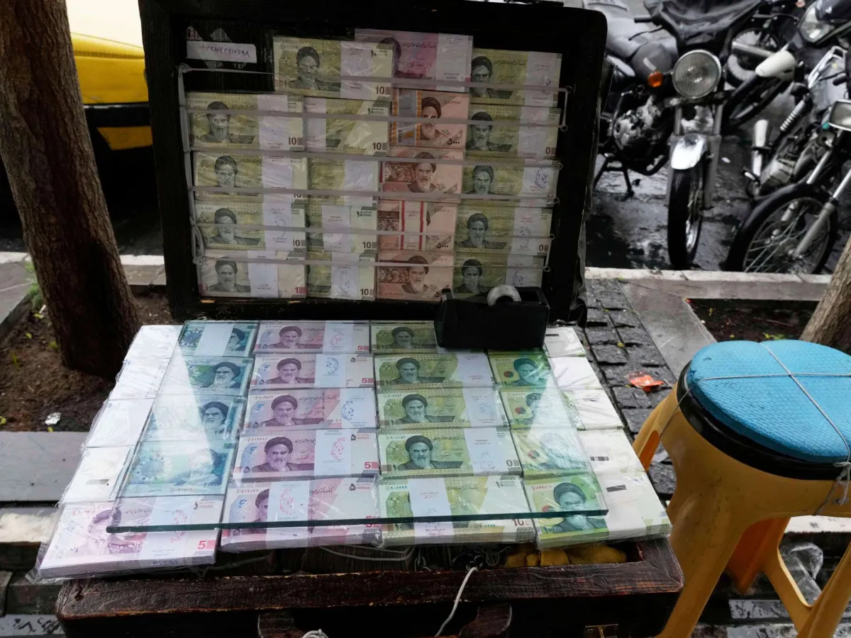 الرئيس الإيراني يدعو الحكومة إلى الاستماع إلى “المطالب المشروعة” للمحتجين