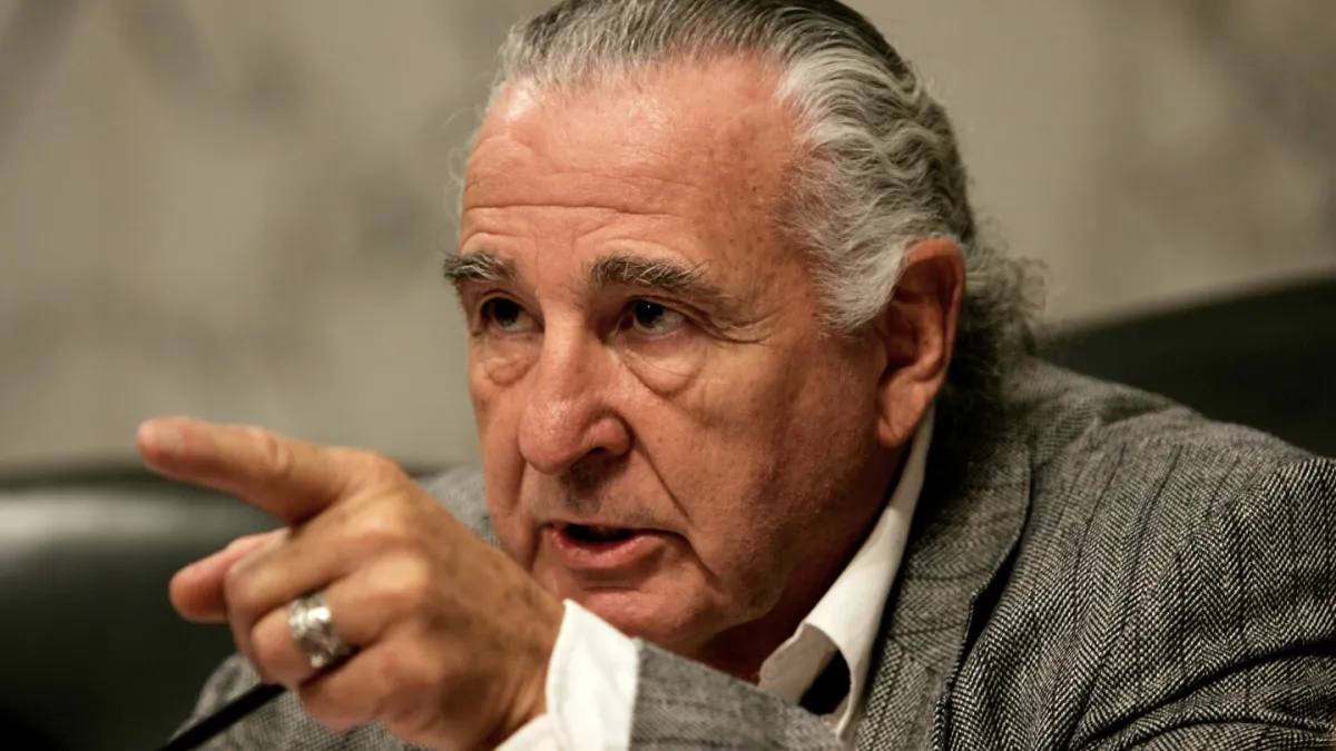 توفي السيناتور الأمريكي السابق بن نايتهورس كامبل، من كولورادو، عن عمر يناهز 92 عامًا