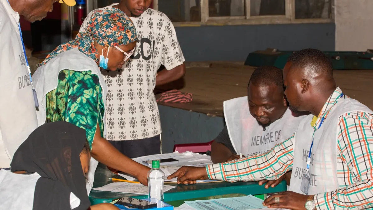 إعلان فوز زعيم المجلس العسكري في الانتخابات الرئاسية في غينيا