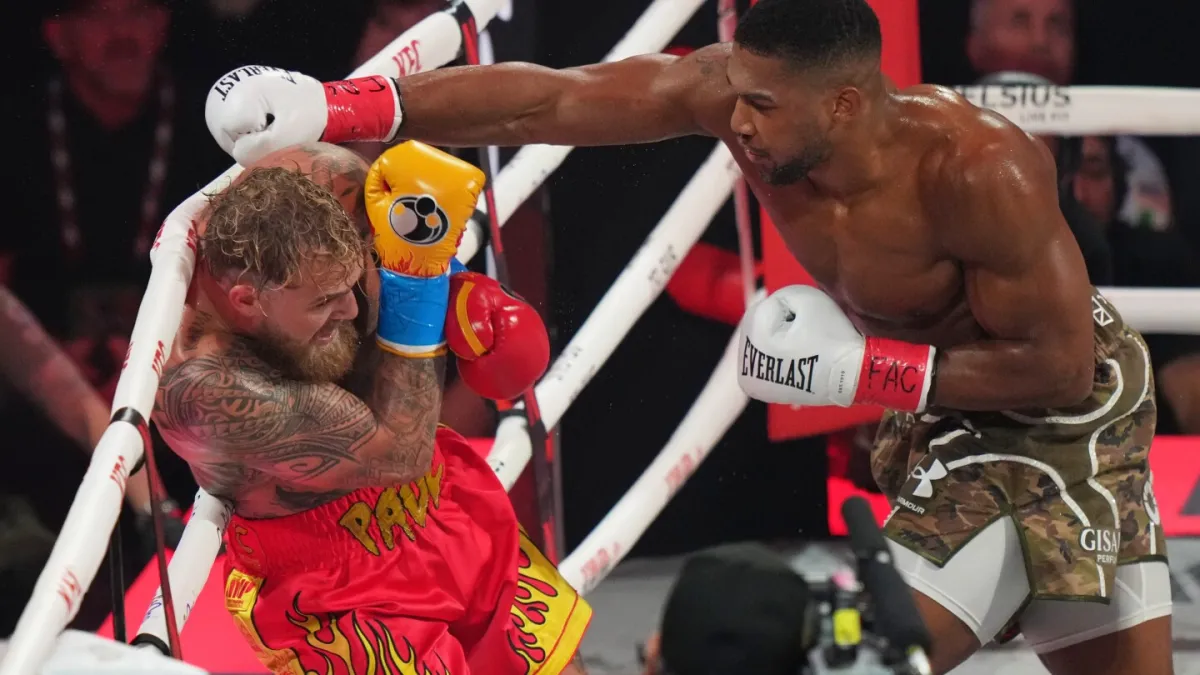 مأساة تتبع انتصار أنتوني جوشوا مع مستقبل الملاكمة غير مؤكد