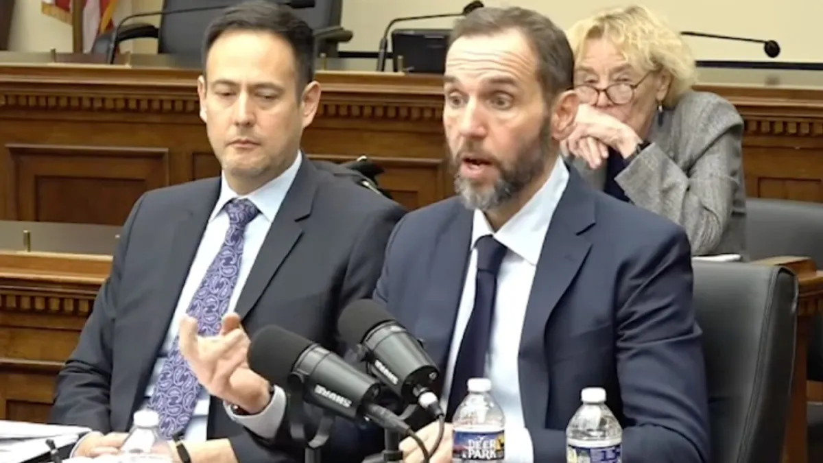 جک اسمیت به کنگره گفت: شورش کنگره بدون ترامپ اتفاق نمی افتد