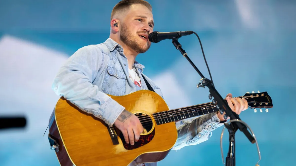 زک برایان خواننده کانتری با سامانتا لئونارد ازدواج کرد