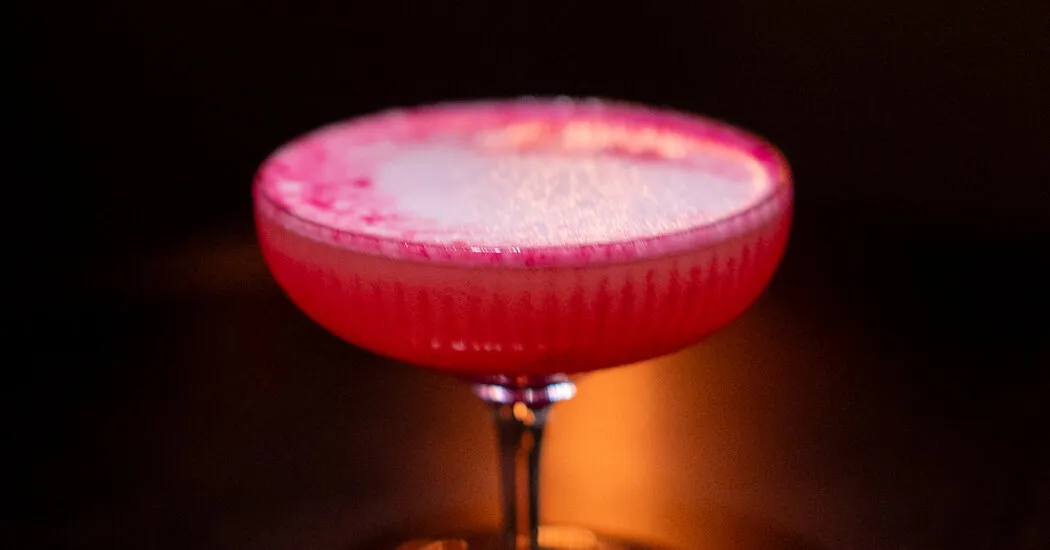 نقد کتاب: «چرا زیاد می نوشیم» نوشته چارلز نولز