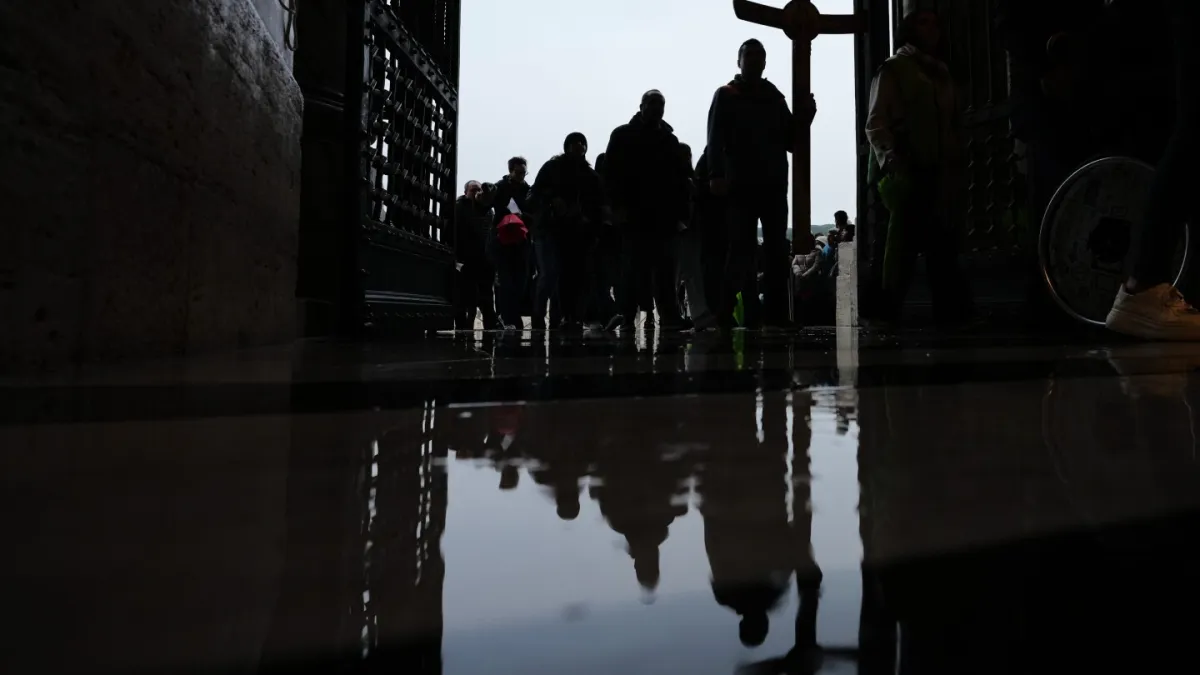 Final pilgrims cross Holy Door as Vatican claims Jubilee success with 33 million visitors