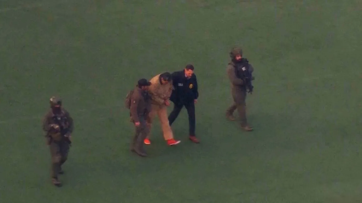 مادورو در حالی که به اتهامات قاچاق مواد مخدر اعتراف می کند، می گوید «اسیر شدم».